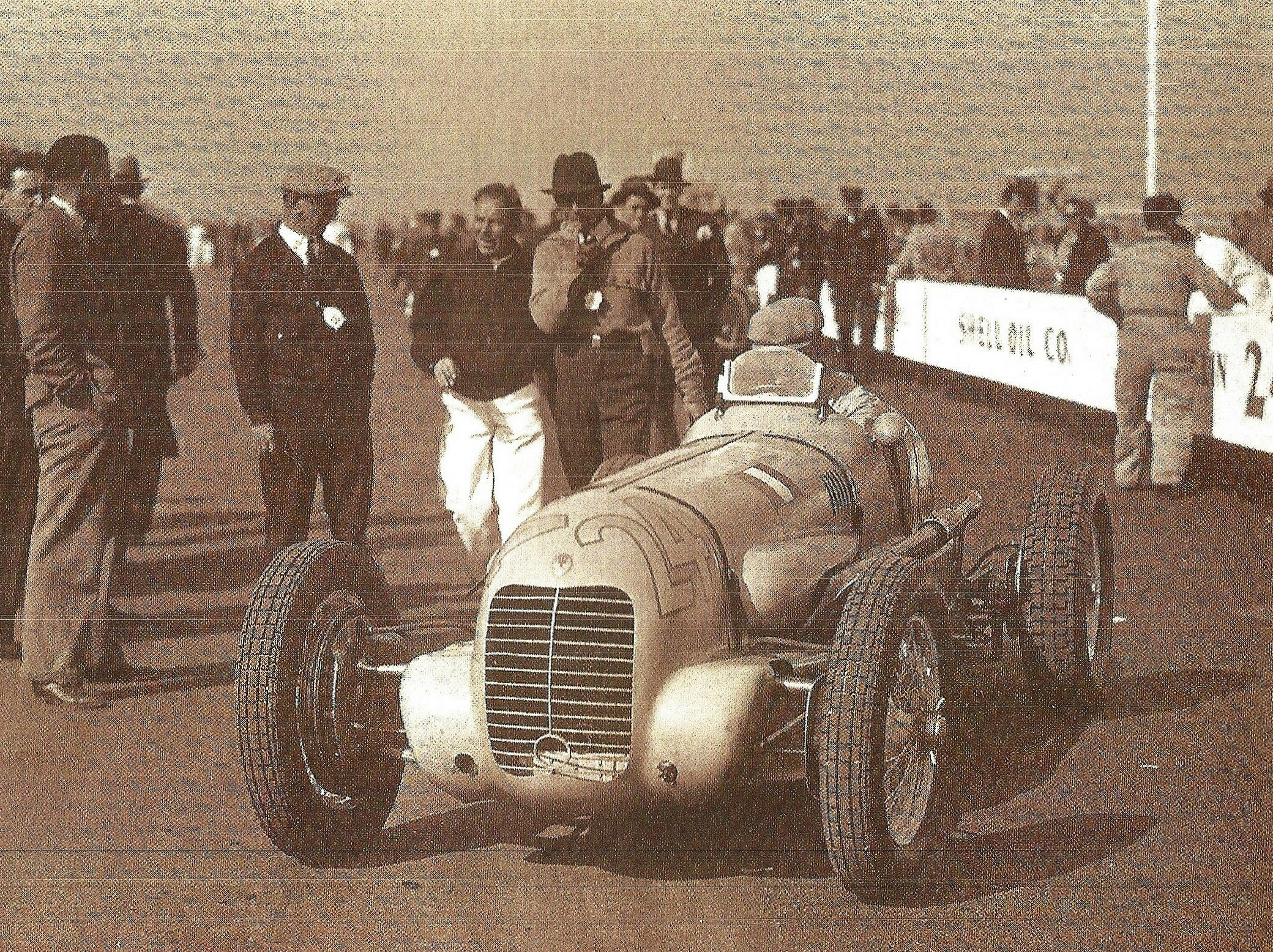 Maserati V8RI race